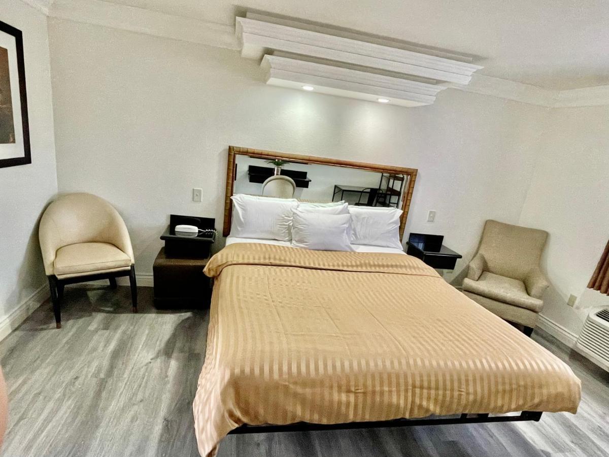 Rodeway Inn แซนตาแอนา ภายนอก รูปภาพ