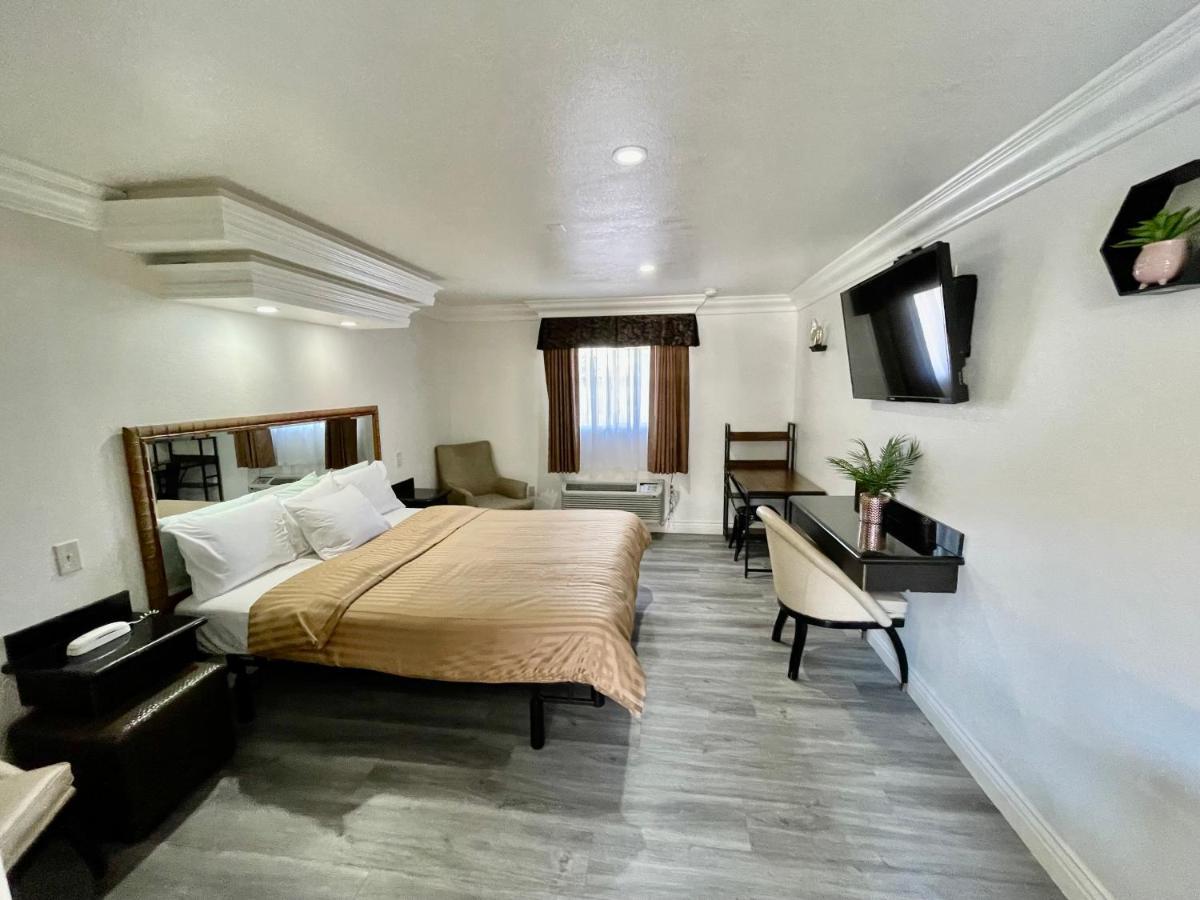 Rodeway Inn แซนตาแอนา ภายนอก รูปภาพ