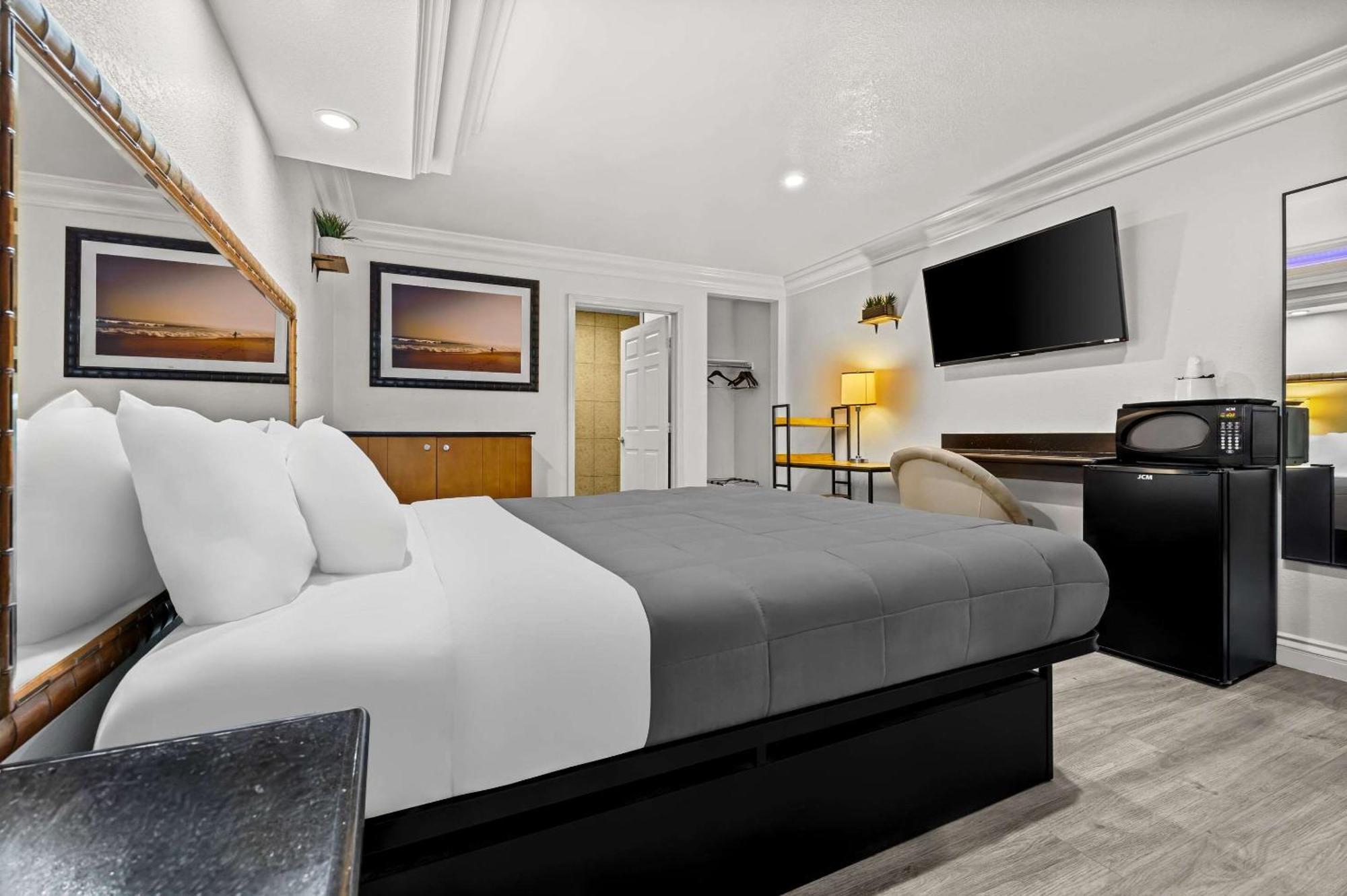 Rodeway Inn แซนตาแอนา ภายนอก รูปภาพ