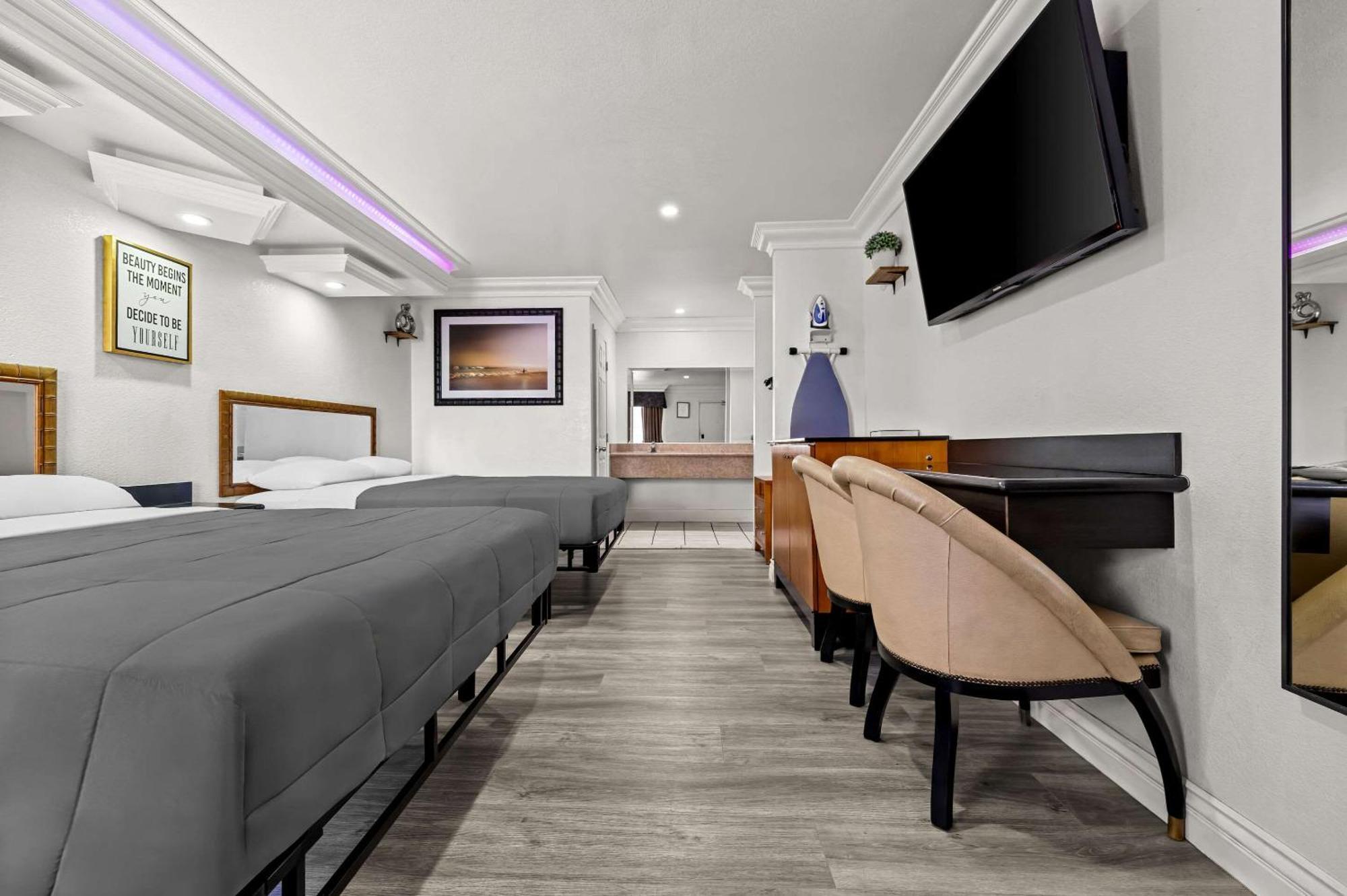 Rodeway Inn แซนตาแอนา ภายนอก รูปภาพ