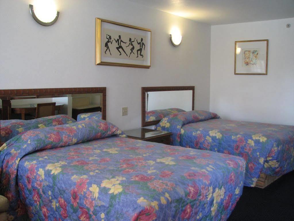Rodeway Inn แซนตาแอนา ภายนอก รูปภาพ